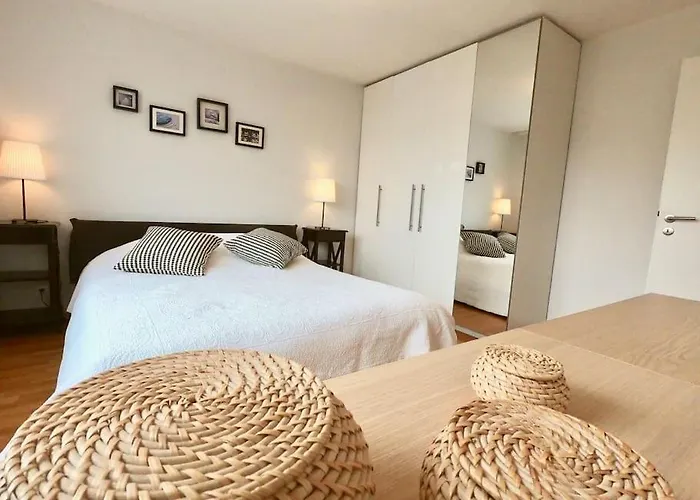 Spacious And Bright 2 Bedroom With Terrace Appartamento *