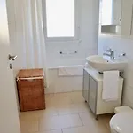 Apartman Spacious And Bright 2 Bedroom With Terrace *