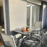 Spacious And Bright 2 Bedroom With Terrace Apartman Lausanne