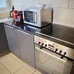Spacious And Bright 2 Bedroom With Terrace Apartman