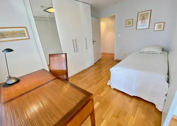 Spacious And Bright 2 Bedroom With Terrace *